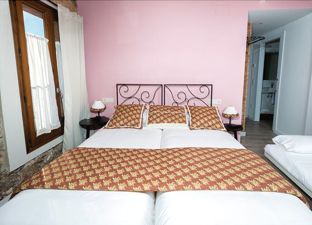 Emphasis Guest House Casserres Exterior foto